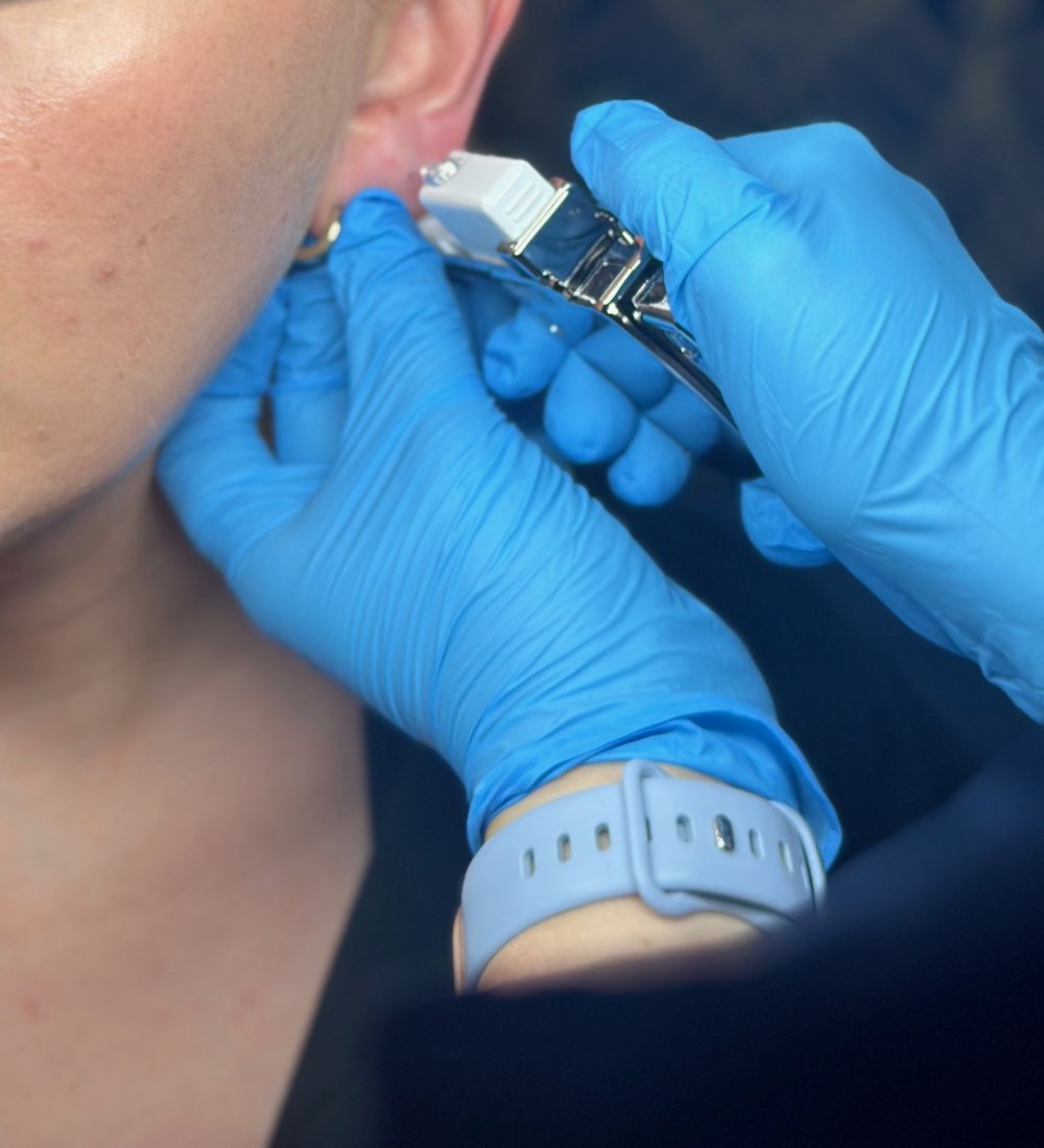 Ear Piercing 1000×1100