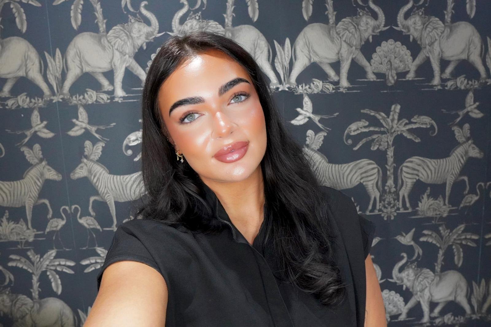 SKINlounge – Catie v2