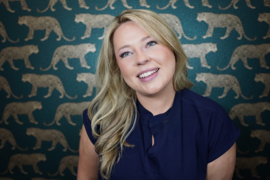 SKINlounge – Hollie